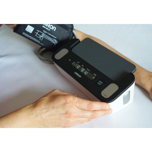 OMRON Complete (HEM-7530T-E3) – Dispozitiv 2 în 1: Tensiometru și Electrocardiograf cu Detectare a Fibrilației Atrial