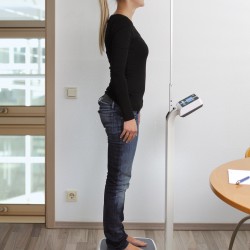 Cantar personal profesional KERN MPE 250K100HM (Germania) – 250 kg, functie BMI, aprobat pentru uz medical