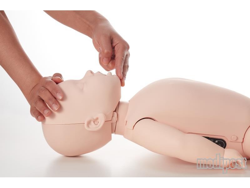 Manechin iluminat pentru resuscitare la sugari – BRAYDEN Baby Advanced