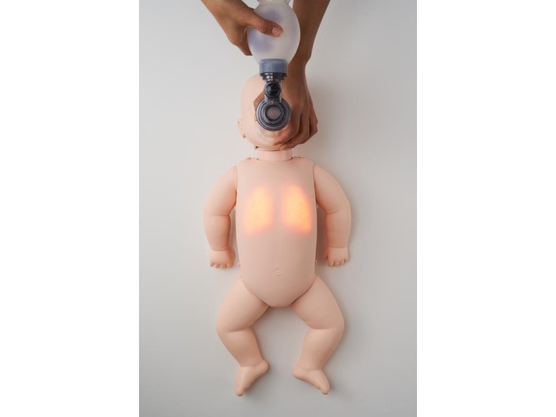 Manechin iluminat pentru resuscitare la sugari – BRAYDEN Baby Advanced
