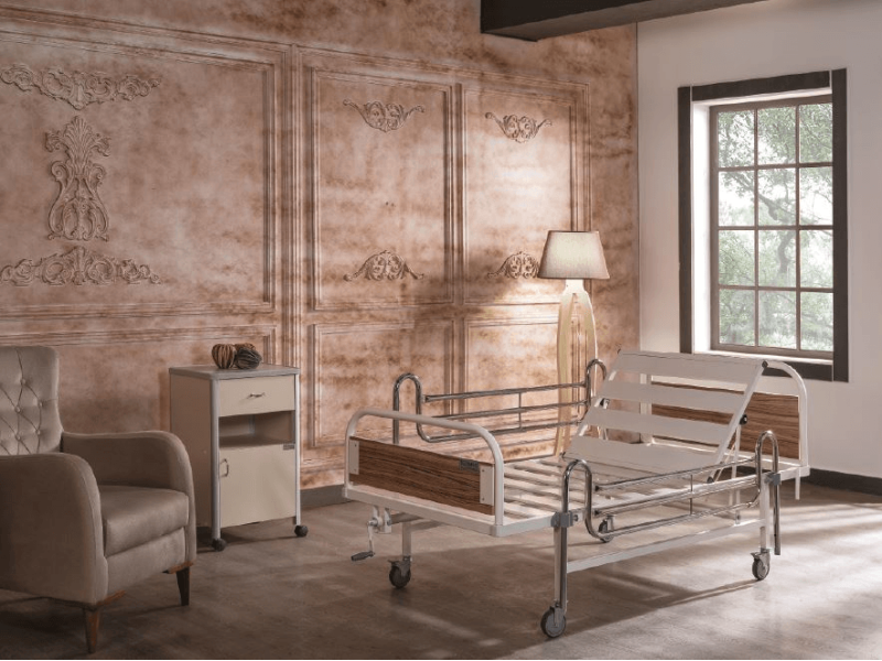 Pat spital cu actionare manuala si saltea TM 4013